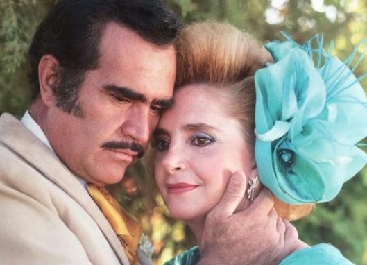 Maria Del Refugio Abarca Villasenor with the love of her life Vicente Fernandez